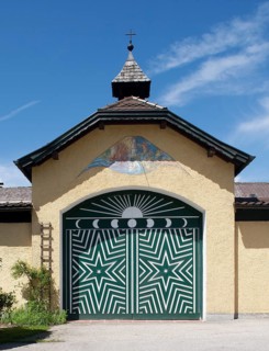 Entrance to Gut Aich Priory
