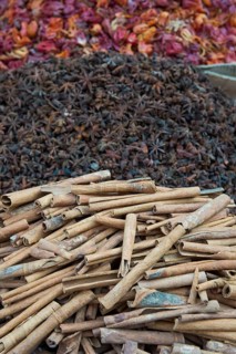 Cinnamon sticks and cloves