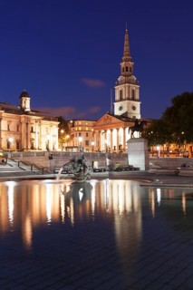 Fountain with equestrian statue of George IV in front of the National Gallery and Church of St Martin-in-the-Fields