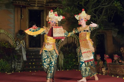 Legong dance at Puri Saren Palace