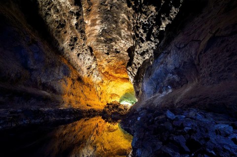 Water reflections in the cave Cueva de los Verdes