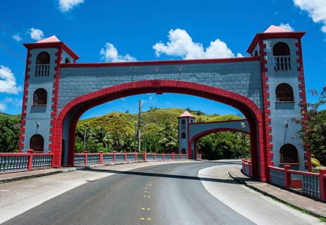 Stone gates on the Spanish bridge