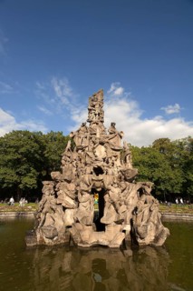 Huguenot fountain