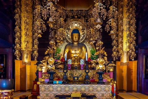 Golden Buddha Statue in Chion-in Temple