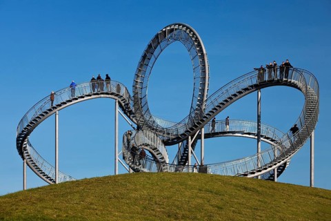 Landmark Tiger & Turtle - Magic Mountain