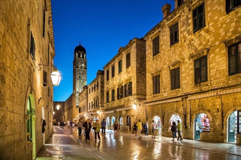 Placa or Stradun at dusk