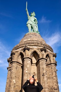 Man photographing the Hermannsdenkmal monument