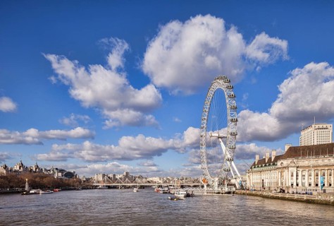 View of the River Thames downstream from Westminster Bridge to the Millenium Bridge