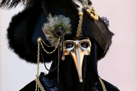 Beak mask plague mask