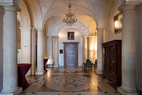 Entrance hall of the Kunstlerhaus exhibition building