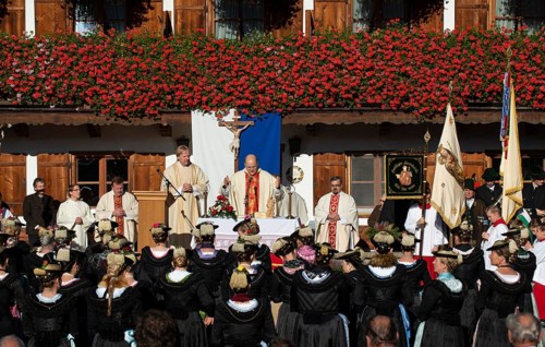 Fair during Leonhardi procession in Kreuth