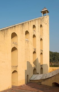 Giant sundial
