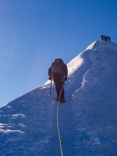 Alpinists climbing the Ludwigshohe peak