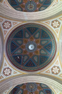 Ceiling vault in the corridor