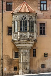 Gothic oriel