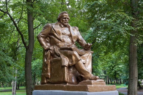 Monument to Mikhail Ivanovich Glinka