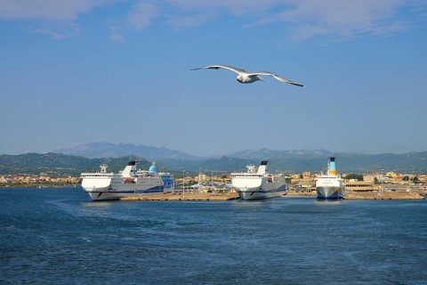 Ferries at the pier in Ferry
