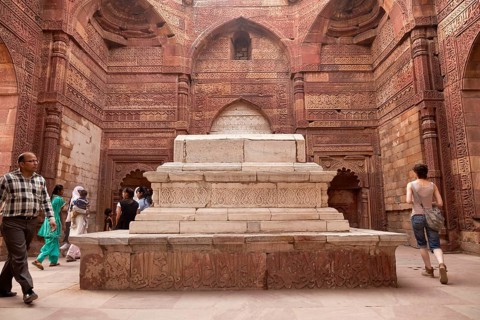 Tomb and cenotaph at Iltutmish's Tomb