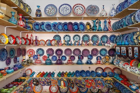 Iznik pottery
