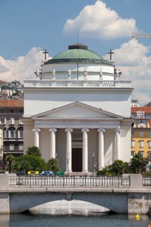Classical church Sant'Antonio Taumaturgo on Canal Grande