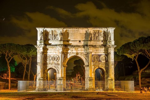 Arch of Constantine at night