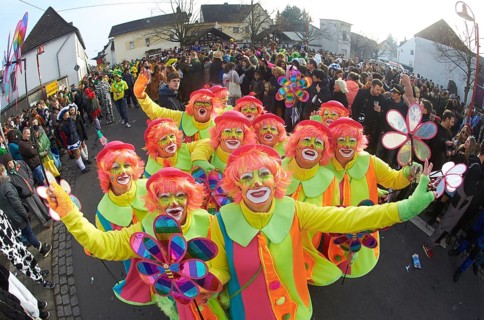 Fat Thursday carnival parade