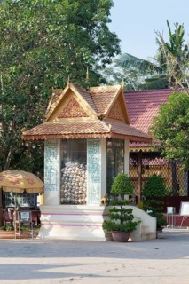 Wat Thmei temple with a memorial to the victims of the Khmer Rouge regime