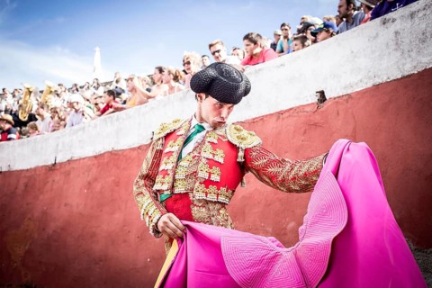 Matador in the arena performing a Veronica manouvre
