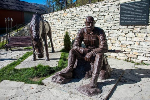 Monument for the Chechen warrior Zelimxan