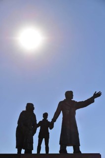 Emigrants monument