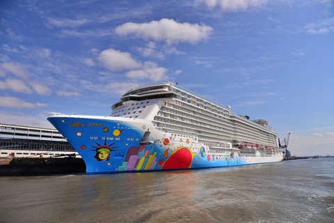 Cruise ship Norwegian Breakaway