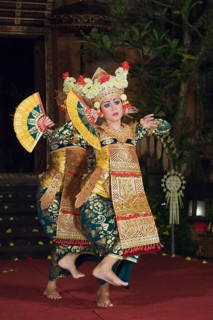 Legong dance at Puri Saren Palace