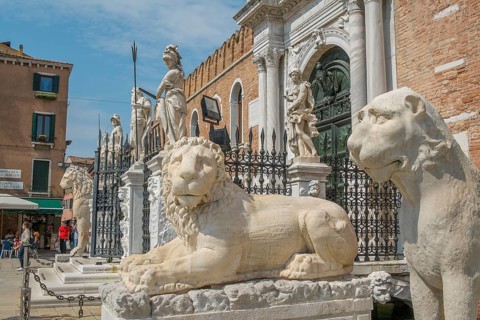 Lion sculptures at the main entrance