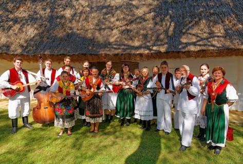 Stalnost Cajta folk dance group