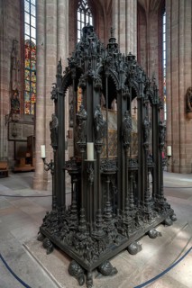Tomb of St. Sebaldus by the sculptor Peter Vischer