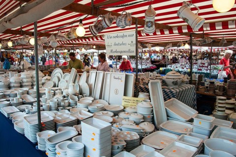 Booth with brand porcelain