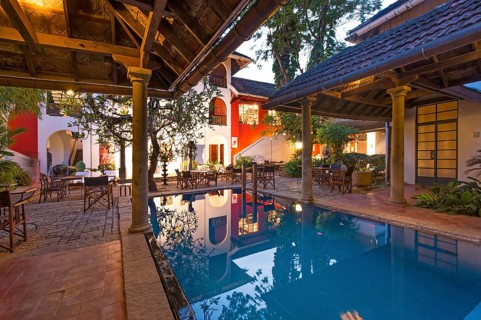 Courtyard with swimming pool