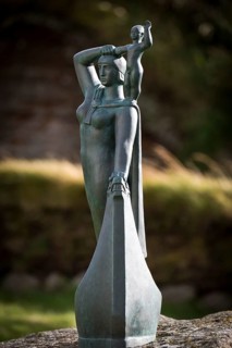Monument to Gudrid Thorbjarnardottir with her son Snorri Thorfinnsson