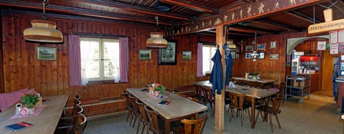 Dining room of the Hollentalanger Hut