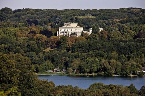 Villa Hugel mansion with Lake Baldeney