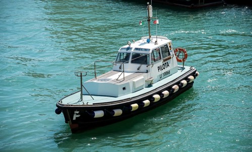 Pilot boat