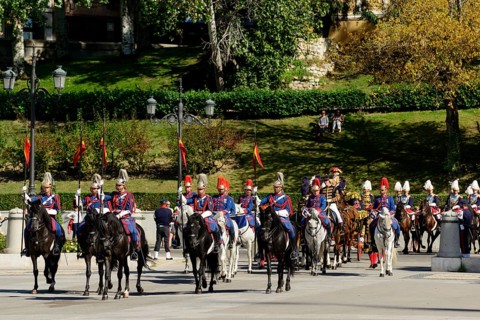 Arrival of an ambassador for an audience with King Philip VI.