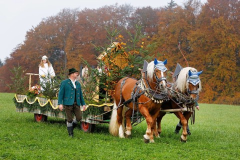 Leonhardiritt procession