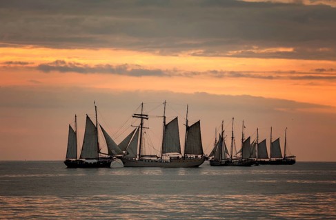 Evening sailing with the Mare Frisium in the middle