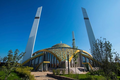 Haja Aymani Kadyrova mosque in Argun