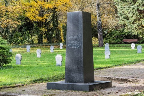 Graves and stele for the victims of the bomb attack on 9 February 1945