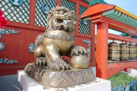 Bronze lion near the entrance to the Ivolginsky Datsan