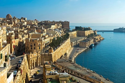 Cityscape at the harbour between Victoria Gate and Lower Barakka Gardens