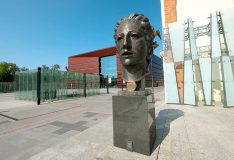 Orpheus bust