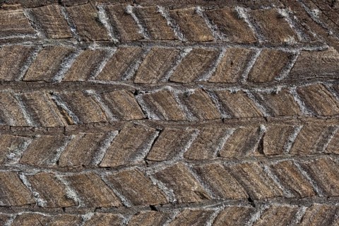 Wall made of peat